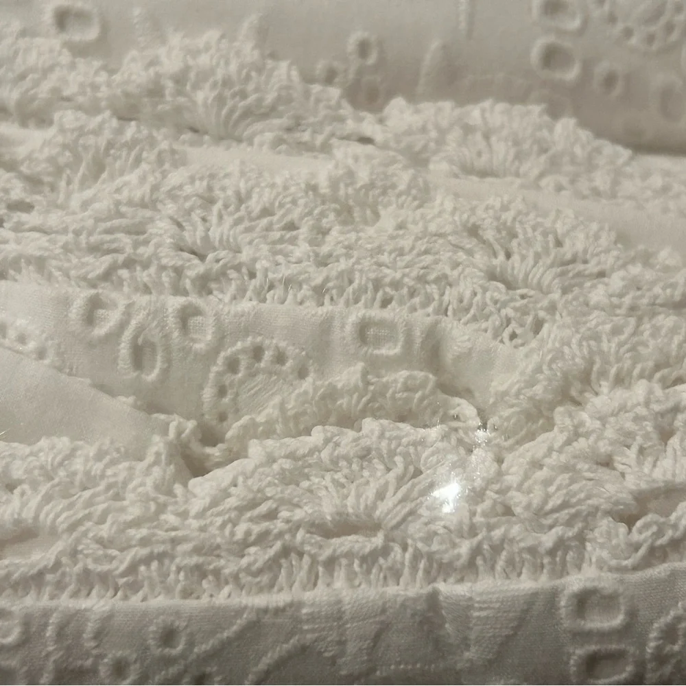 NWT Sundance Irena White king size all-over eyelet duvet